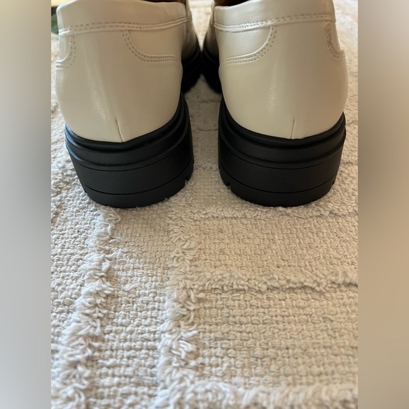 ZBY Cream Loafers Slip On Shoes- Size 11 - Picture 5 of 6